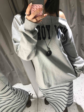 Lettering Print Oversized Off-Shoulder Tee