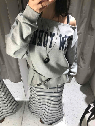 Lettering Print Oversized Off-Shoulder Tee