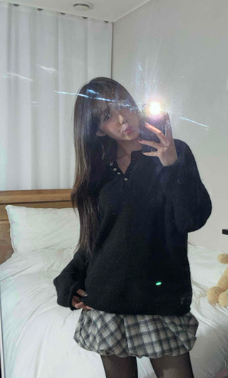 Shoulder-Cut Pearl Button V-Neck Knit
