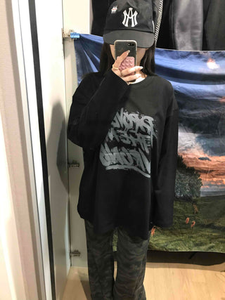 Graffiti Lettering Oversized Loose Round Long Sleeve Tee