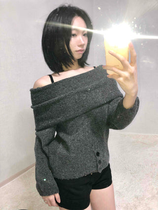 Off-shoulder Oversized Turtleneck Knit