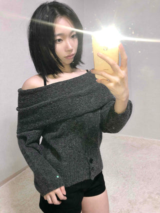 Off-shoulder Oversized Turtleneck Knit