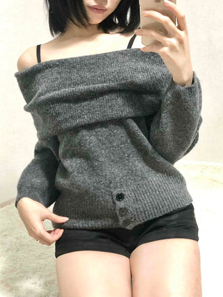 Off-shoulder Oversized Turtleneck Knit