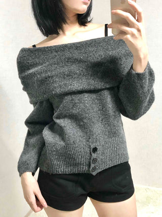 Off-shoulder Oversized Turtleneck Knit