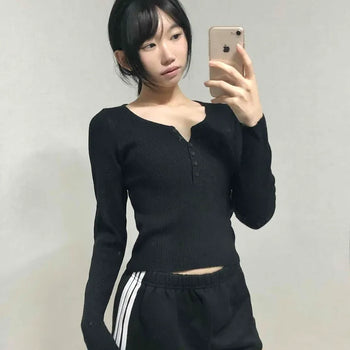 Delicate Fit Snap Button Crop Slim Knit