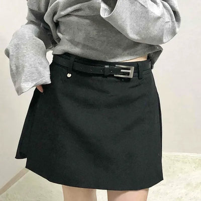 Side Pleated Belted Golf Shorts