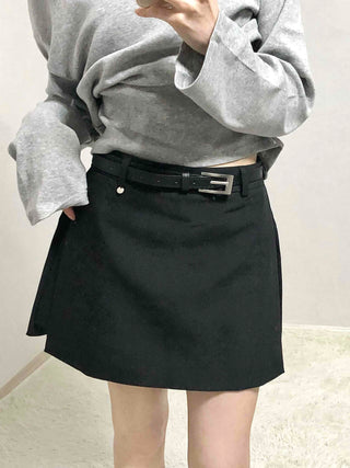 Side Pleated Belted Golf Shorts