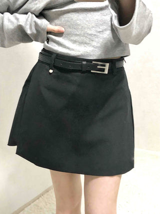 Side Pleated Belted Golf Shorts