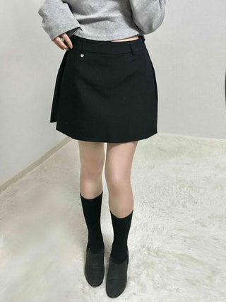 Side Pleated Belted Golf Shorts