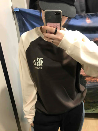 Lettering Raglan Sweatshirt
