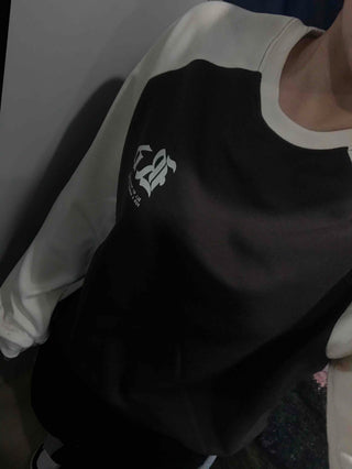 Lettering Raglan Sweatshirt