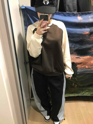Lettering Raglan Sweatshirt