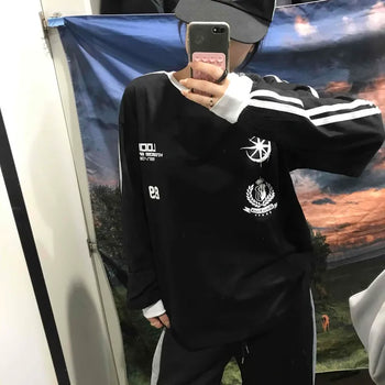 Emblem Patch Shoulder Line Long Sleeve T-shirt