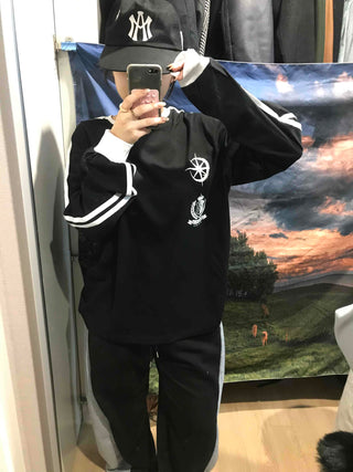 Emblem Patch Shoulder Line Long Sleeve T-shirt