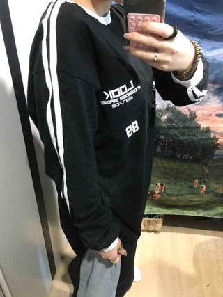 Emblem Patch Shoulder Line Long Sleeve T-shirt