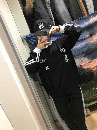 Emblem Patch Shoulder Line Long Sleeve T-shirt