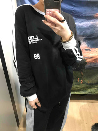 Emblem Patch Shoulder Line Long Sleeve T-shirt