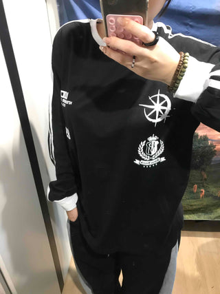 Emblem Patch Shoulder Line Long Sleeve T-shirt
