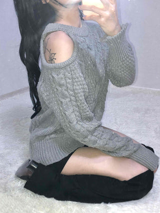 Open Shoulder Cable Loose Fit Knit