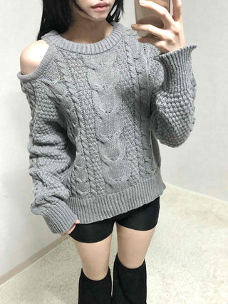Open Shoulder Cable Loose Fit Knit