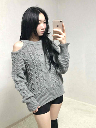 Open Shoulder Cable Loose Fit Knit