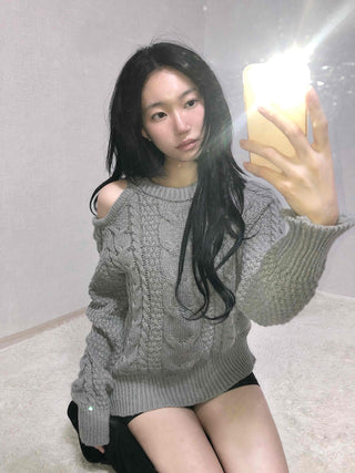 Open Shoulder Cable Loose Fit Knit
