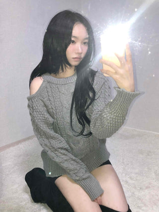 Open Shoulder Cable Loose Fit Knit