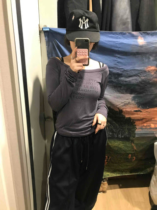 Lettering Slim Fit Off-Shoulder Long Sleeve T-shirt