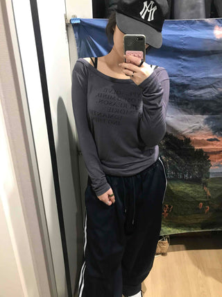 Lettering Slim Fit Off-Shoulder Long Sleeve T-shirt