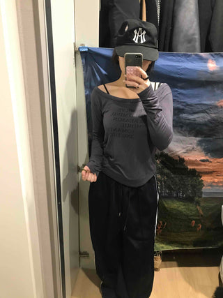 Lettering Slim Fit Off-Shoulder Long Sleeve T-shirt