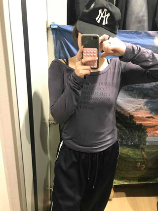 Lettering Slim Fit Off-Shoulder Long Sleeve T-shirt