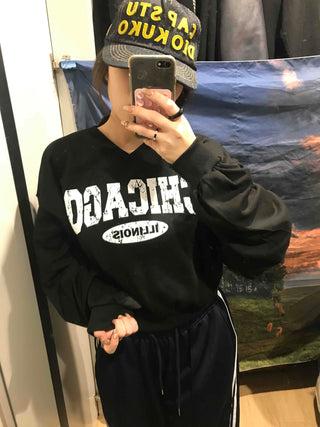 Chicago Vintage Oversized V-Neck Sweatshirt