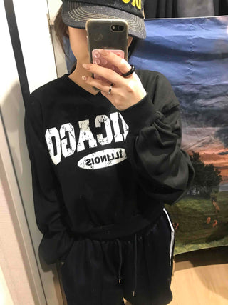 Chicago Vintage Oversized V-Neck Sweatshirt