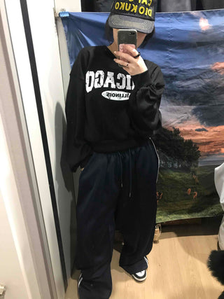 Chicago Vintage Oversized V-Neck Sweatshirt