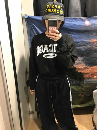 Chicago Vintage Oversized V-Neck Sweatshirt