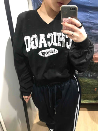 Chicago Vintage Oversized V-Neck Sweatshirt