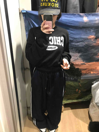Chicago Vintage Oversized V-Neck Sweatshirt