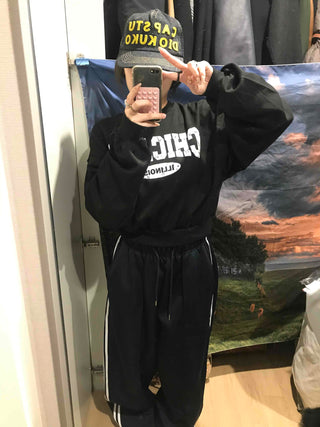Chicago Vintage Oversized V-Neck Sweatshirt