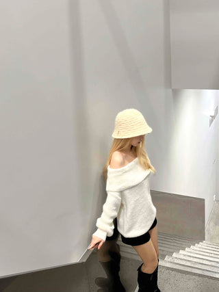 Modern Eyelet Asymmetrical Neckline Shoulderless Knit