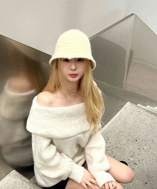 Modern Eyelet Asymmetrical Neckline Shoulderless Knit