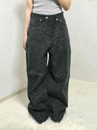 High-waisted straight-wash denim pants