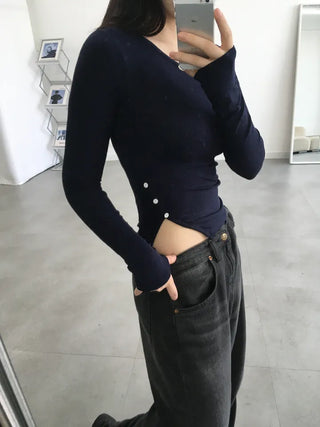 Leon Asymmetrical Boat Neck Slit Button Long Sleeve T-shirt