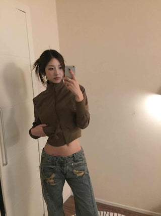 Minimalist color scheme slim fit cropped knit zip-up