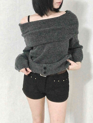 Gold Stud Detail Slim Fit High-Waisted Shorts