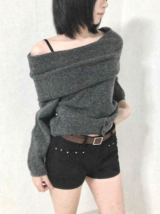 Gold Stud Detail Slim Fit High-Waisted Shorts
