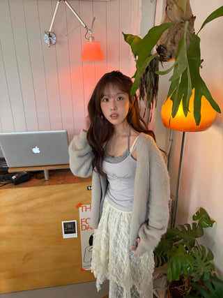 Round Neck Lettering Slim Fit Sleeveless Knit