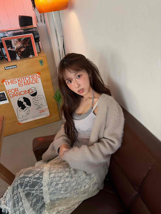 Round Neck Lettering Slim Fit Sleeveless Knit
