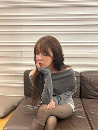 Formal Edge Fold Neckline Body Fit Long Sleeve T-shirt