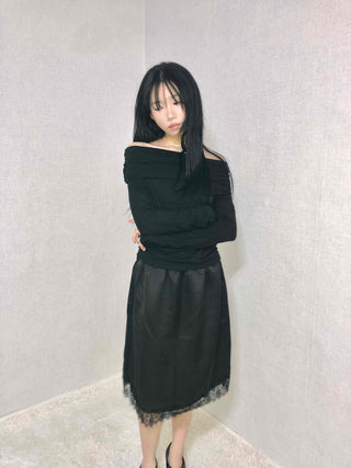 Delicate Fit Asymmetrical Off-Shoulder Slim Fit Long Sleeve T-shirt