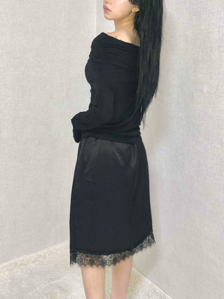 Delicate Fit Asymmetrical Off-Shoulder Slim Fit Long Sleeve T-shirt